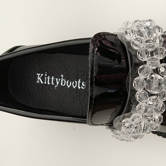 Brand New, Never Worn black patent leather Mary Janeshoes with clear beaded band - Picture 4 of 4